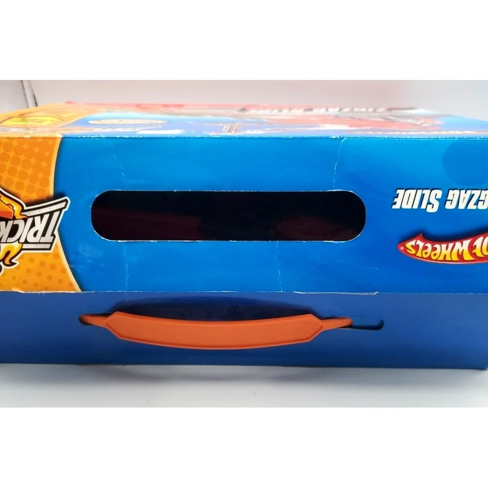 Hot Wheels Trick Tracks Shock Ramp Toy Car Stunt Set 2009 with Box **incomplete*